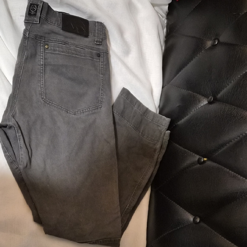 Wrangler Men's Charcoal Straight Jeans